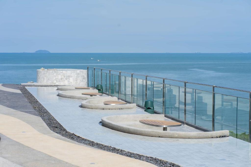 Bayphere Hotel Pattaya Ban Nong Hin  Bagian luar foto