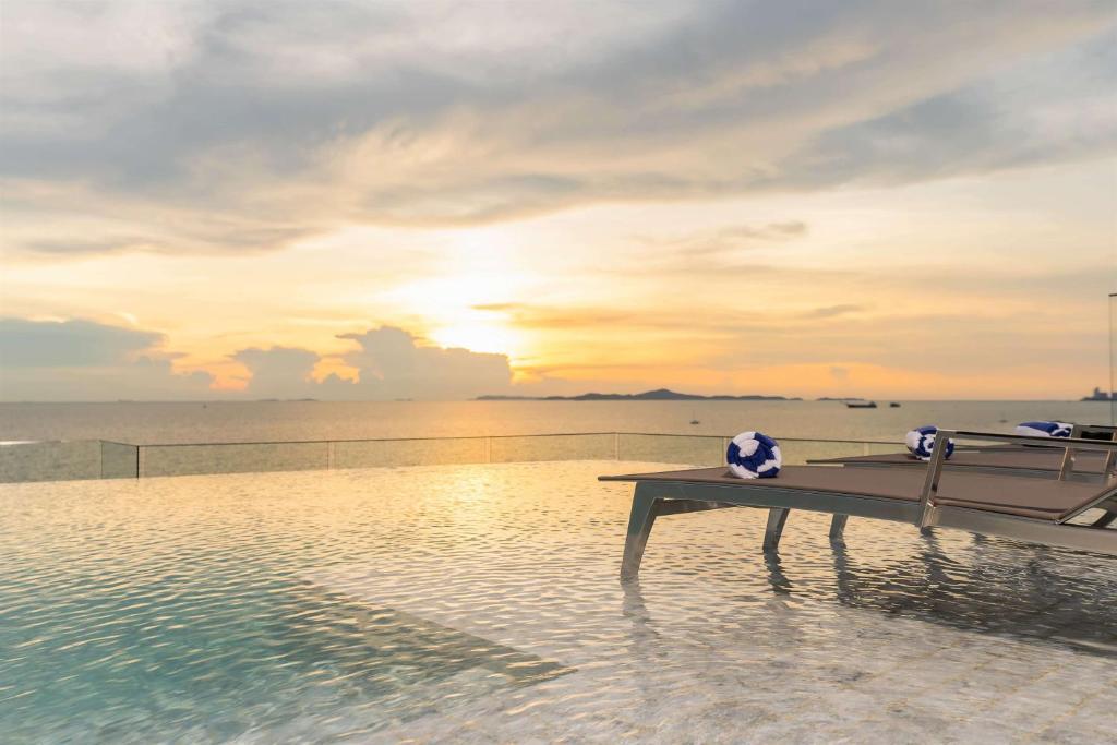 Bayphere Hotel Pattaya Ban Nong Hin  Bagian luar foto